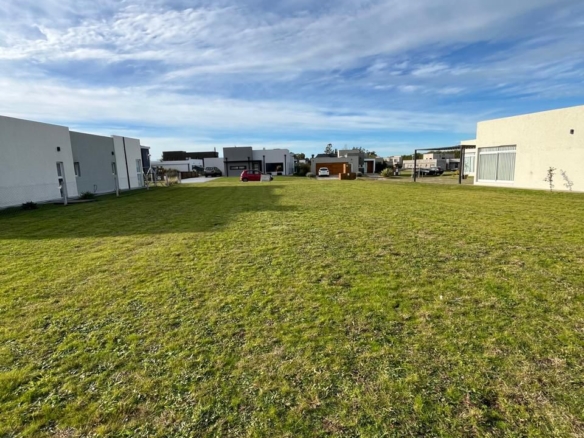 LOTE EN BARRIO PRIVADO TIERRAS DEL MAR