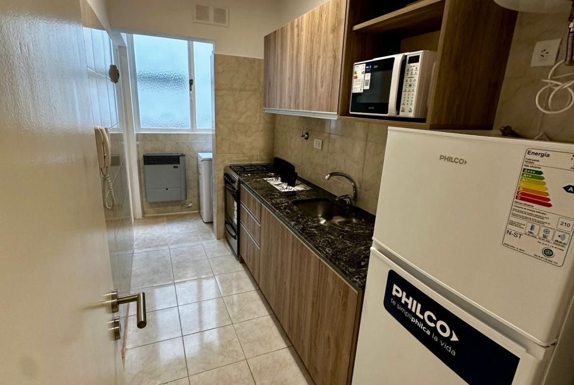 DEPARTAMENTO 2 AMBIENTES CON DEPENDENCIA Y BALCÓN – SANTA FE 2100