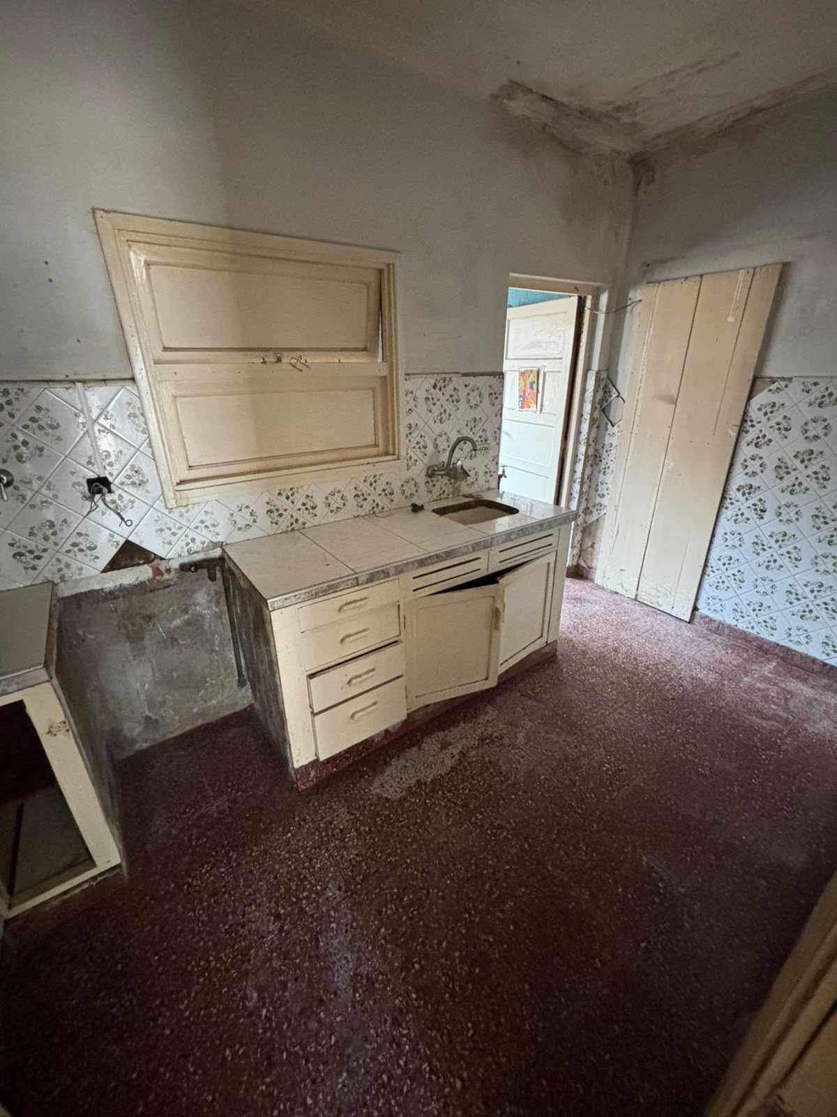 0c68c731-edd7-4d35-b8d6-a91f1a37e3ea PH 3 AMBIENTES A RECICLAR ZONA VILLA PRIMERA