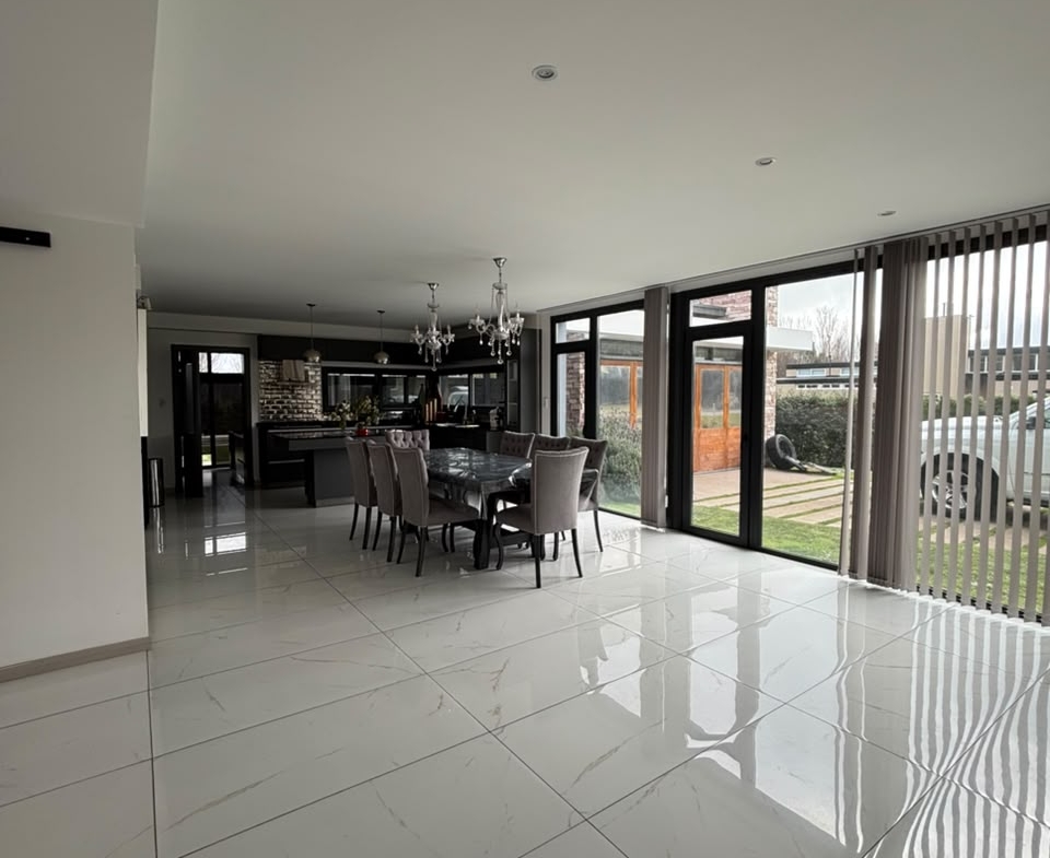 EXCLUSIVA CASA 4 AMBIENTES CON PILETA, QUINCHO Y GRAN LOTE | LAS PRUNAS | U$S 700.000