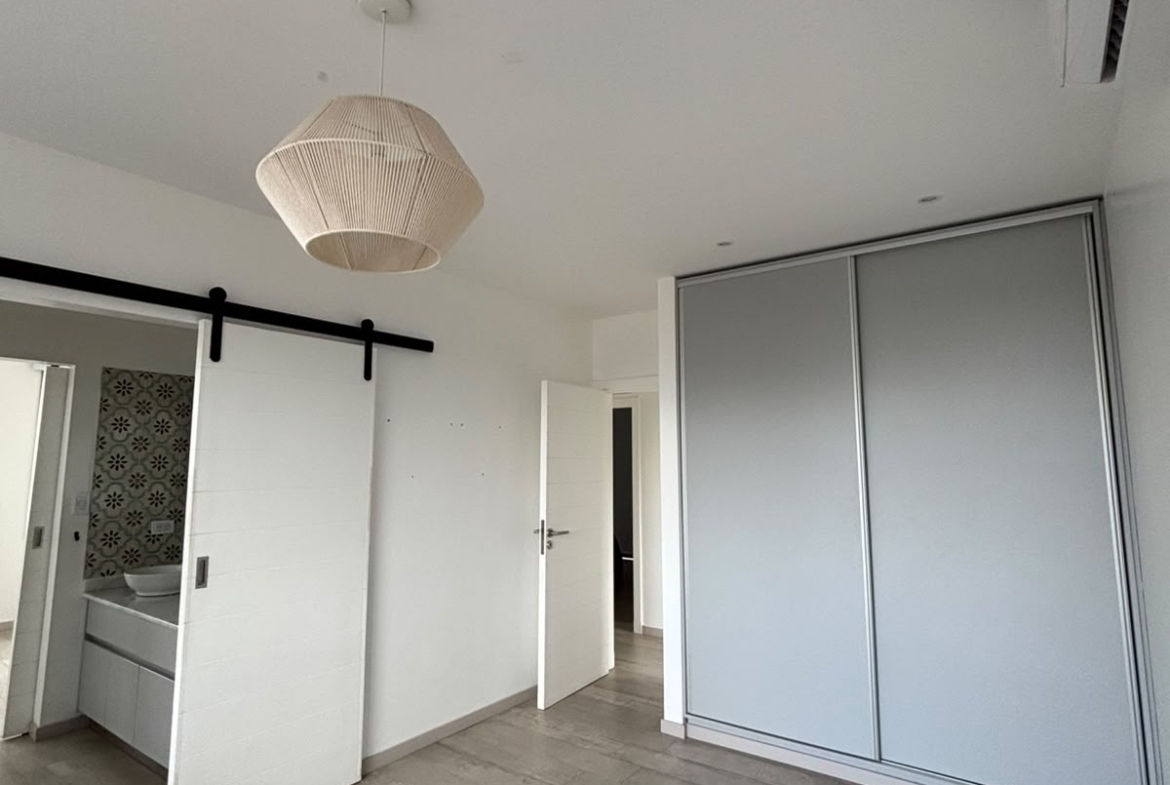 EXCLUSIVA CASA 4 AMBIENTES CON PILETA, QUINCHO Y GRAN LOTE | LAS PRUNAS | U$S 700.000