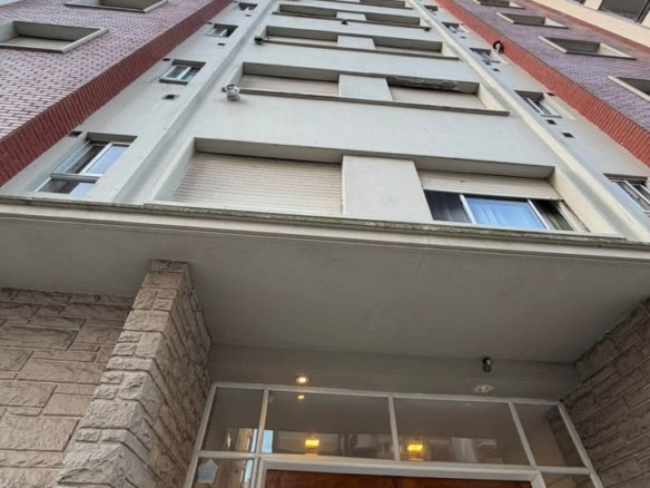 Monoambiente en venta sobre Av. Colón – U$S 34.900