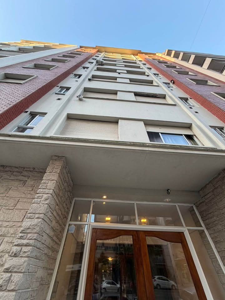Monoambiente en venta sobre Av. Colón – U$S 34.900