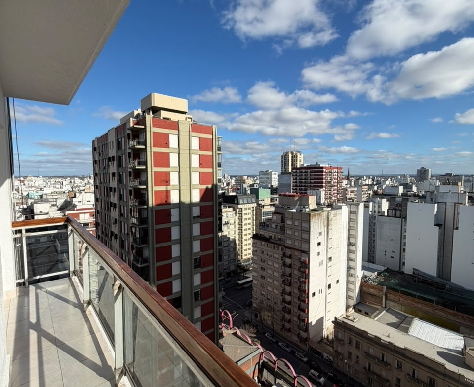 DEPARTAMENTO 2 AMBIENTES CON BALCÓN, VISTA PANORÁMICA Y COCHERA