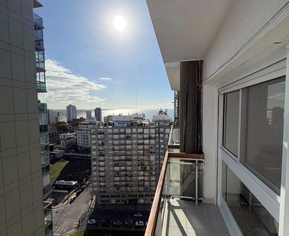 DEPARTAMENTO 2 AMBIENTES CON BALCÓN, VISTA PANORÁMICA Y COCHERA