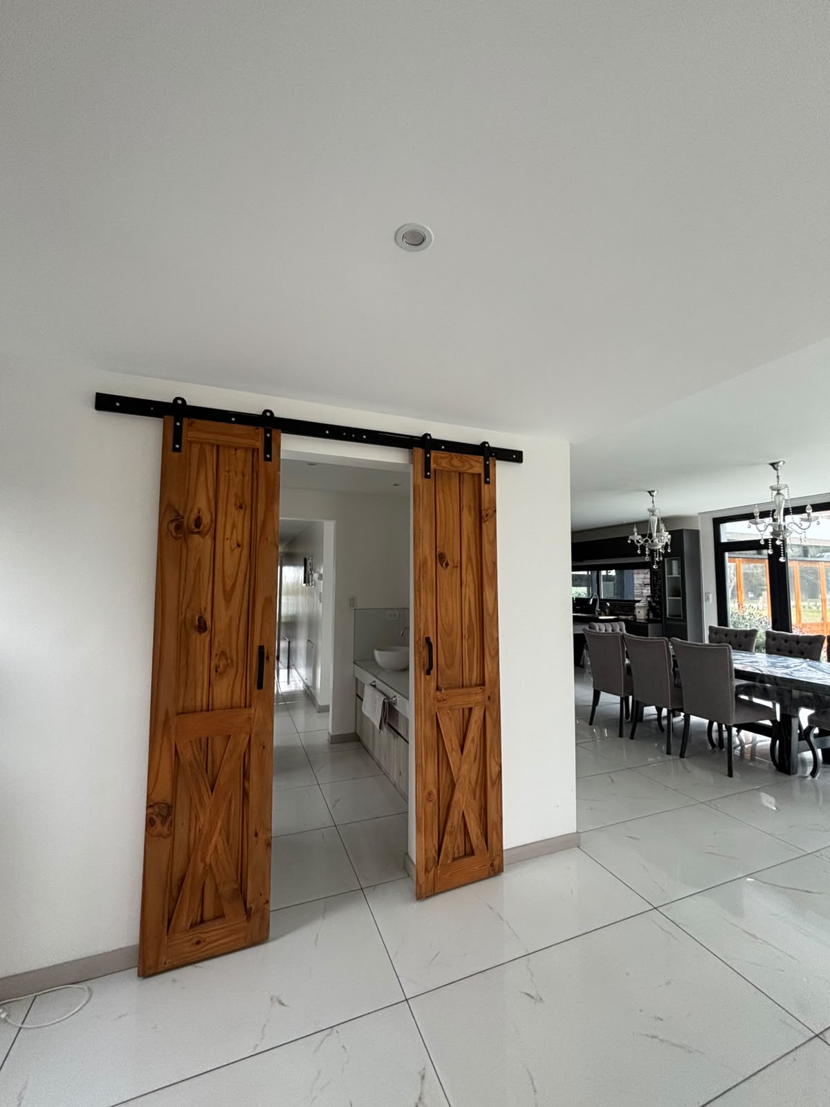 WhatsApp Image 2026-08-18 at 10.03.56 11 EXCLUSIVA CASA 4 AMBIENTES CON PILETA, QUINCHO Y GRAN LOTE | LAS PRUNAS | U$S 700.000