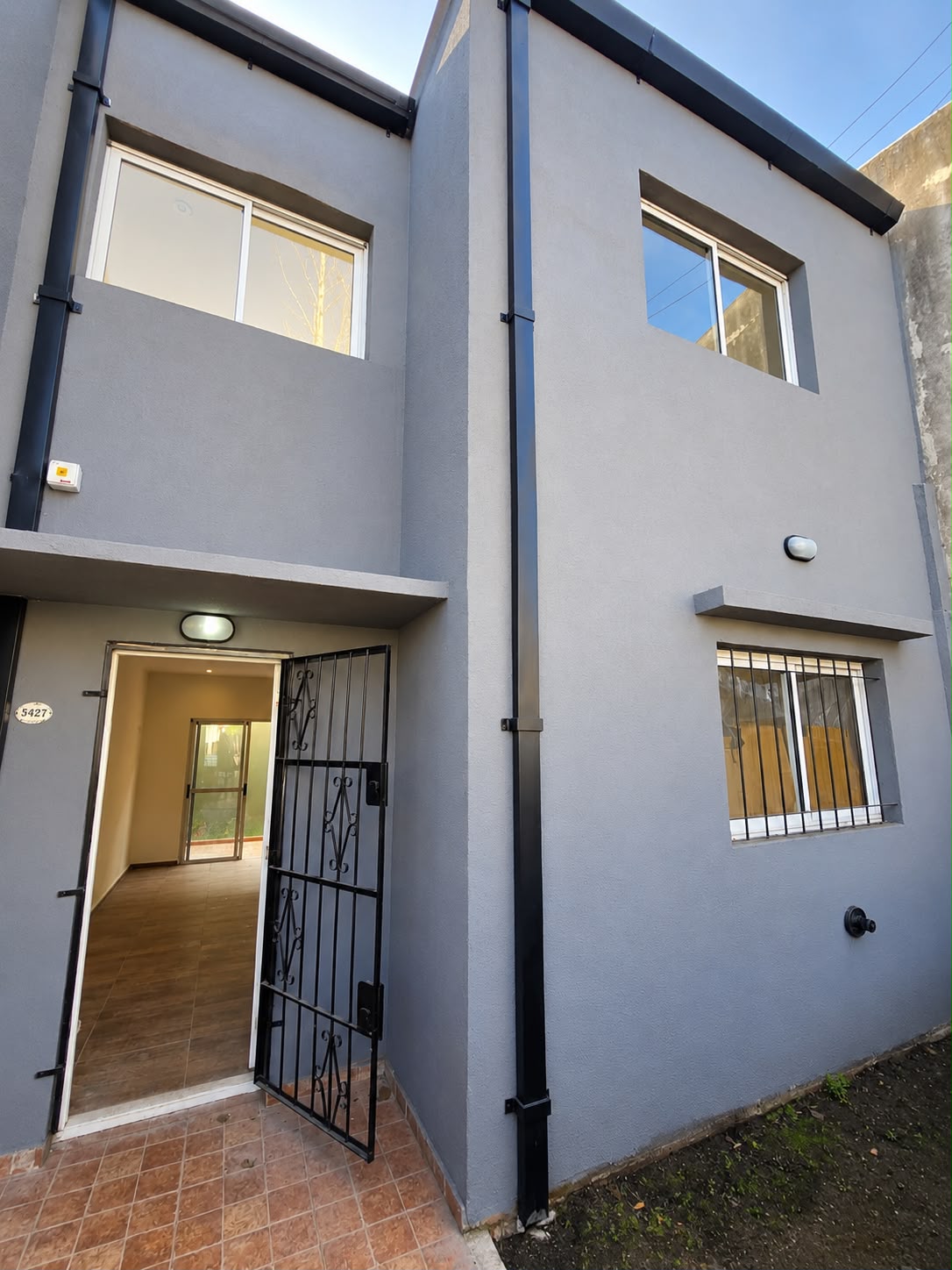 WhatsApp Image 2026-08-26 at 08.59.54 PH DE 4 AMBIENTES EN DUPLEX A ESTRENAR – ZONA DON BOSCO