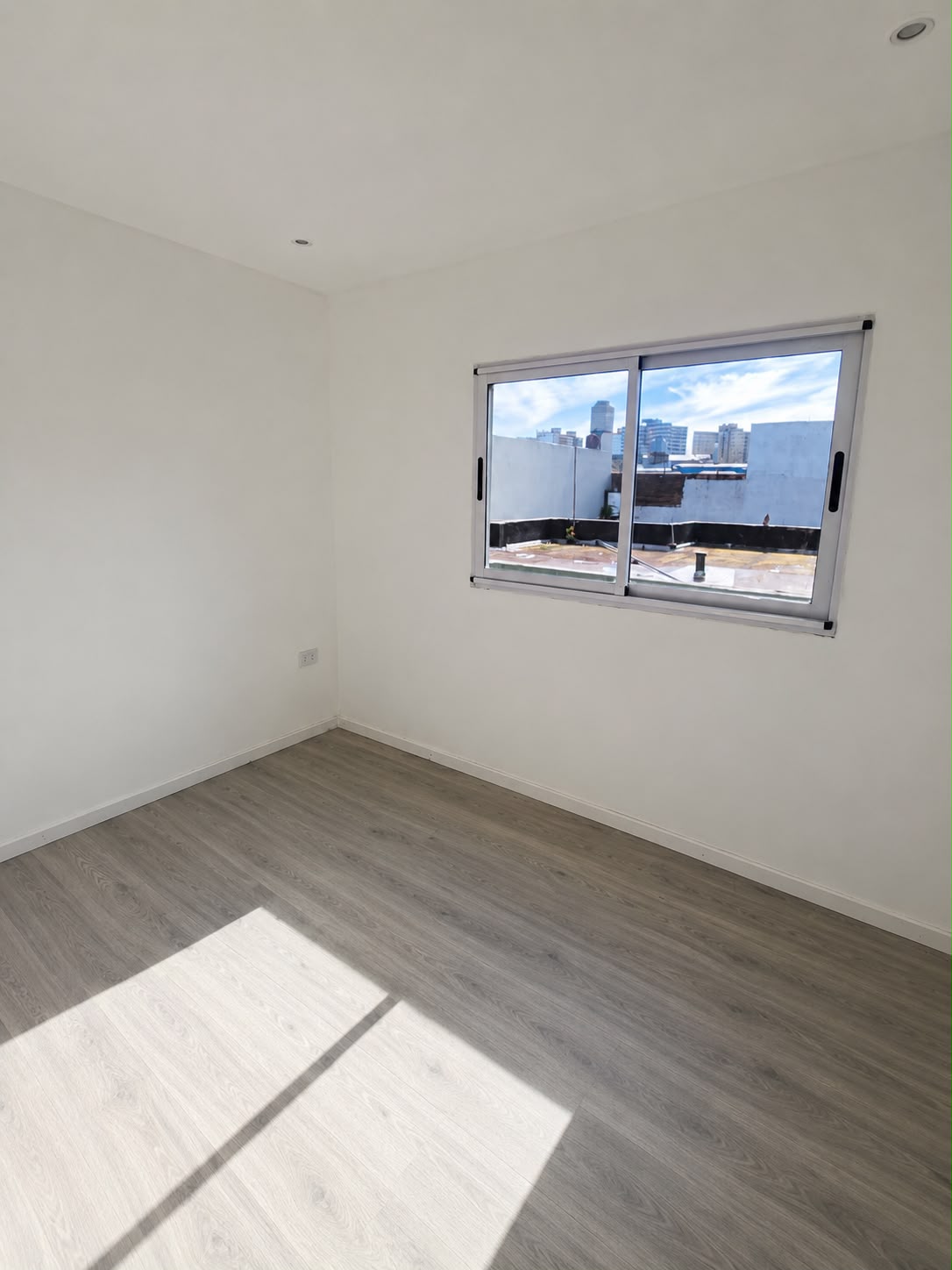 WhatsApp Image 2026-08-26 at 08.59.56 PH DE 4 AMBIENTES EN DUPLEX A ESTRENAR – ZONA DON BOSCO