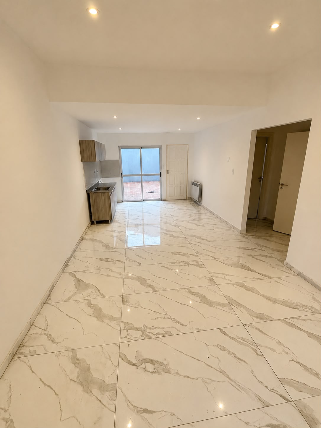 CHALET DE 3 AMBIENTES CON GARAGE Y PATIO PROPIO | ZONA PRIMERA JUNTA