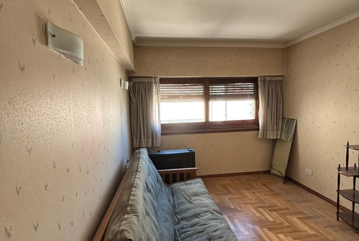 PISO ENTERO DE 200M2 EN ZONA PLAZA MITRE