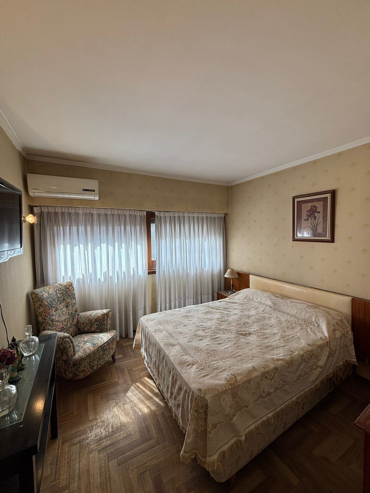 WhatsApp Image 2026-08-26 at 10.30.18 (4) PISO ENTERO DE 200M2 EN ZONA PLAZA MITRE