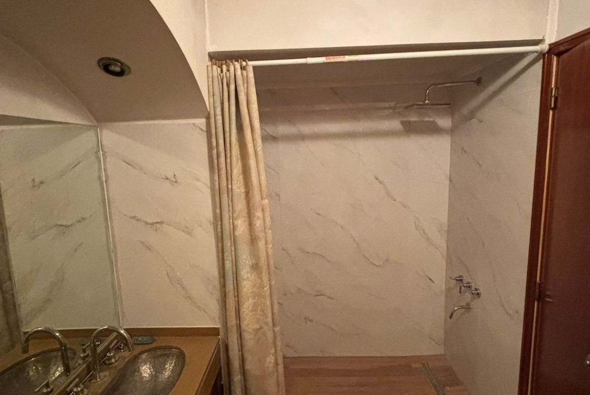 PISO ENTERO DE 200M2 EN ZONA PLAZA MITRE