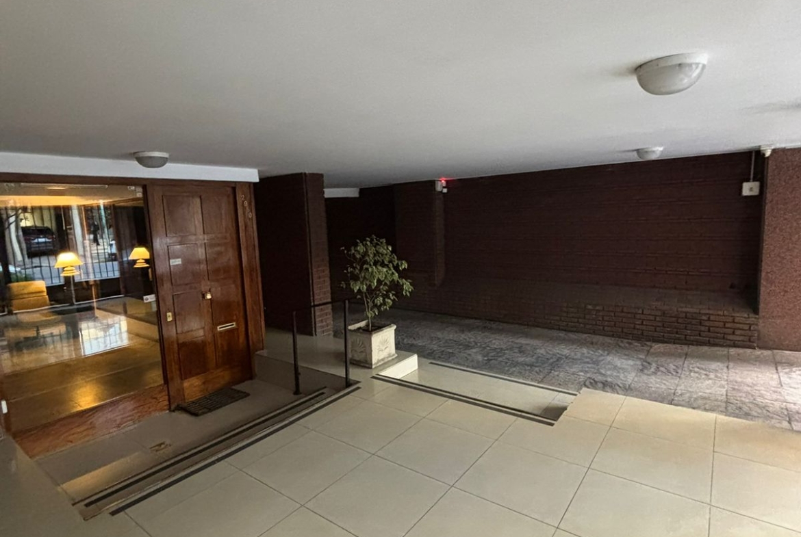PISO ENTERO DE 200M2 EN ZONA PLAZA MITRE