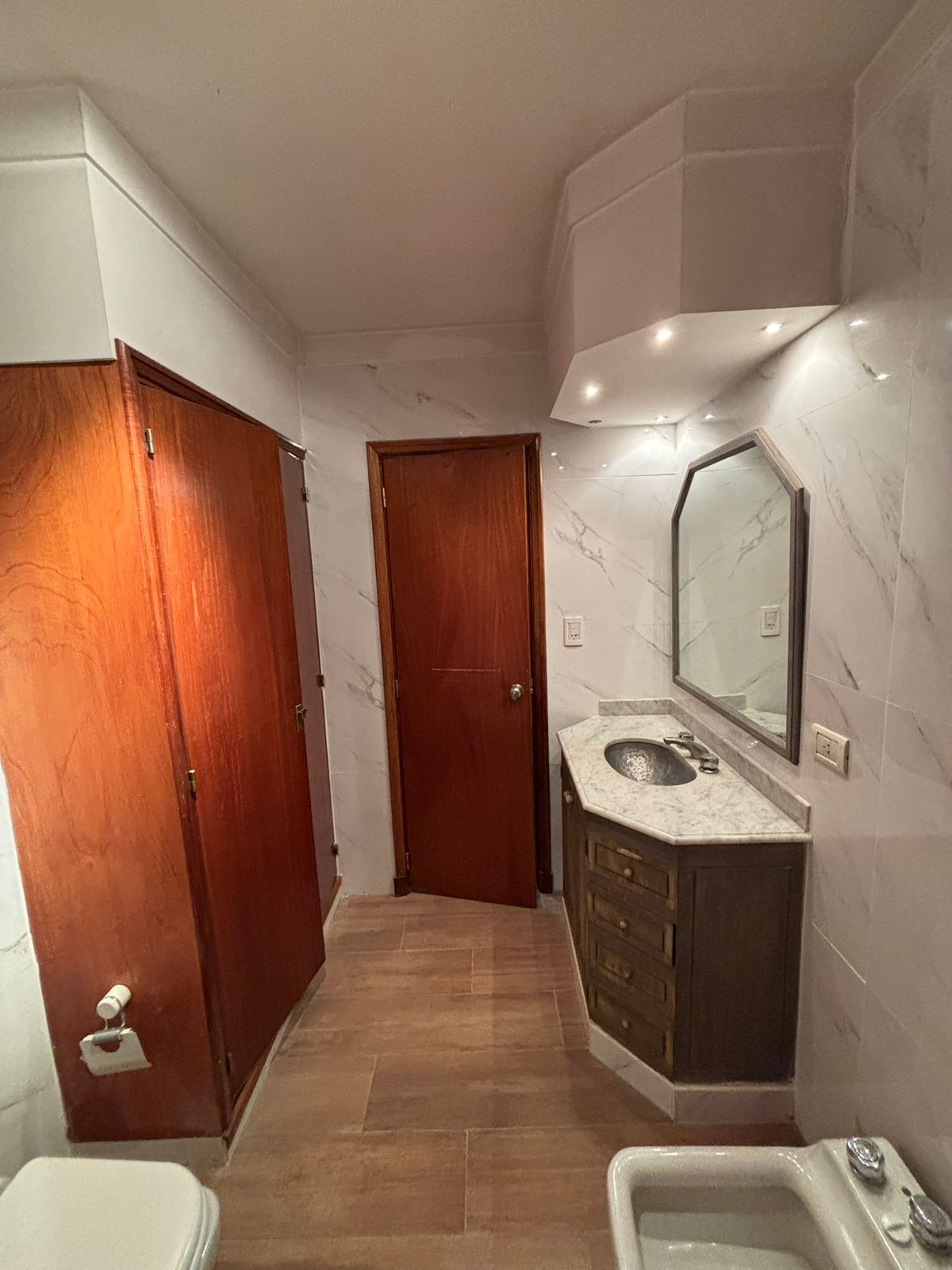 WhatsApp Image 2026-08-26 at 10.30.20 (2) PISO ENTERO DE 200M2 EN ZONA PLAZA MITRE