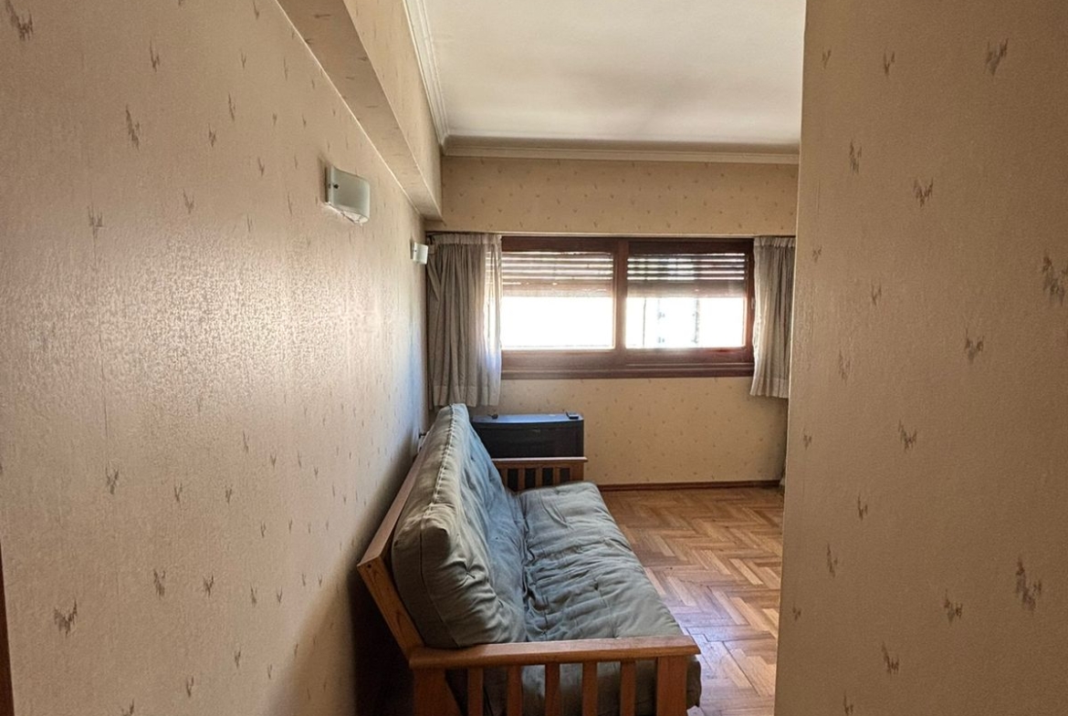 PISO ENTERO DE 200M2 EN ZONA PLAZA MITRE