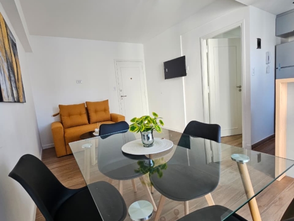 DEPARTAMENTO 2 AMBIENTES AL FRENTE CON BALCON EN ZONA CENTRO