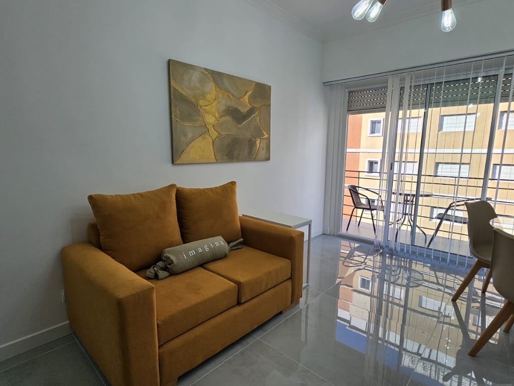 DEPARTAMENTO 3 AMBIENTES CON BALCON EN ZONA PLAZA MITRE
