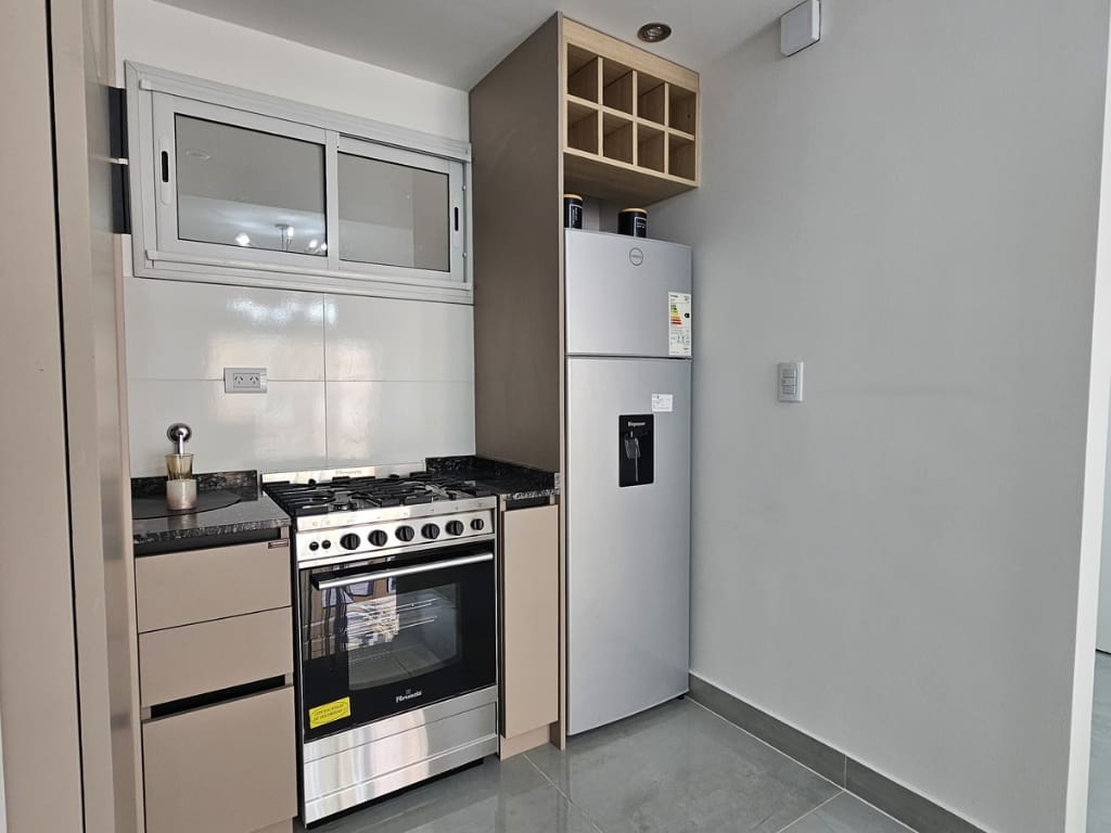 DEPARTAMENTO 3 AMBIENTES CON BALCON EN ZONA PLAZA MITRE