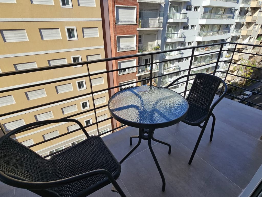 DEPARTAMENTO 3 AMBIENTES CON BALCON EN ZONA PLAZA MITRE