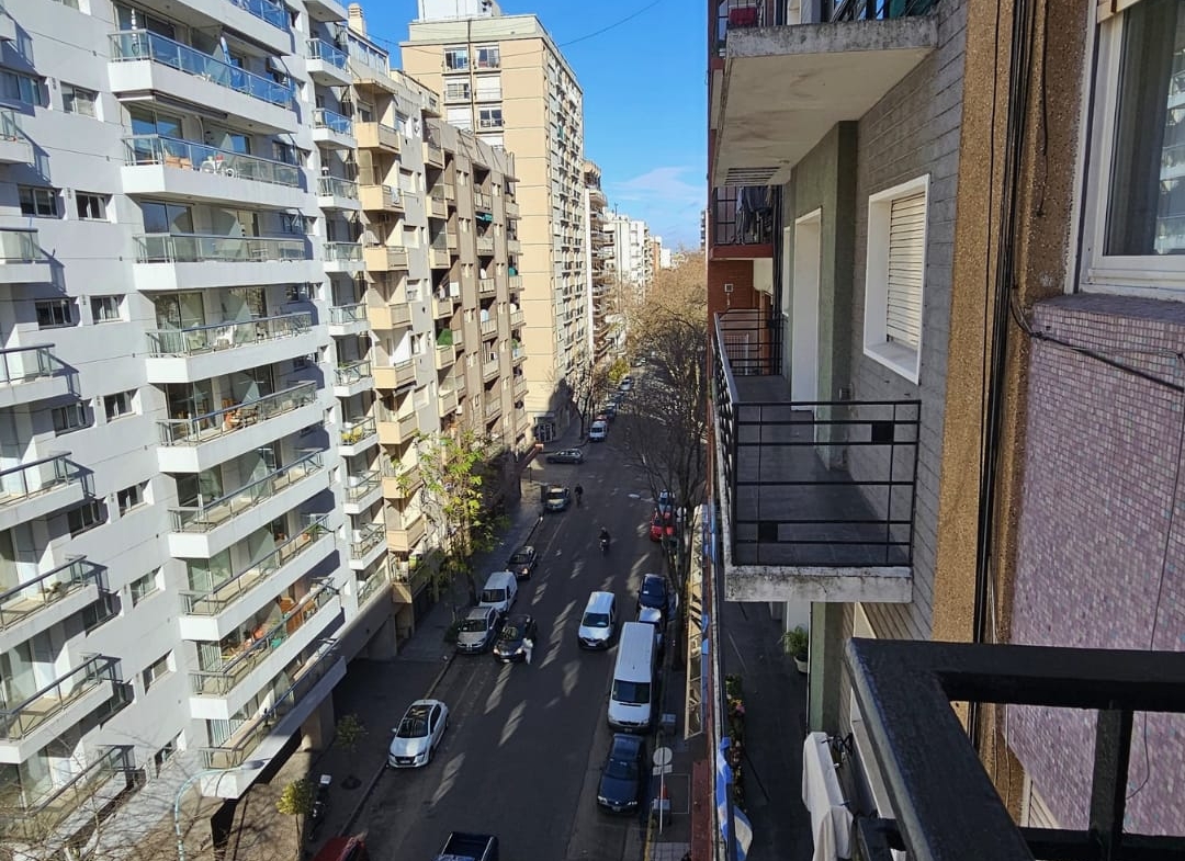 DEPARTAMENTO 3 AMBIENTES CON BALCON EN ZONA PLAZA MITRE