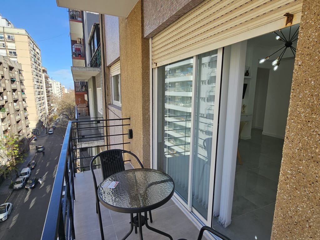 DEPARTAMENTO 3 AMBIENTES CON BALCON EN ZONA PLAZA MITRE