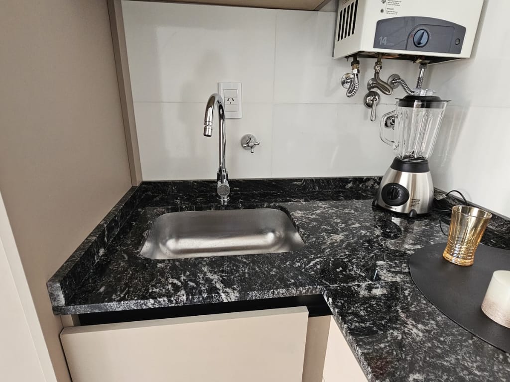 DEPARTAMENTO 3 AMBIENTES CON BALCON EN ZONA PLAZA MITRE