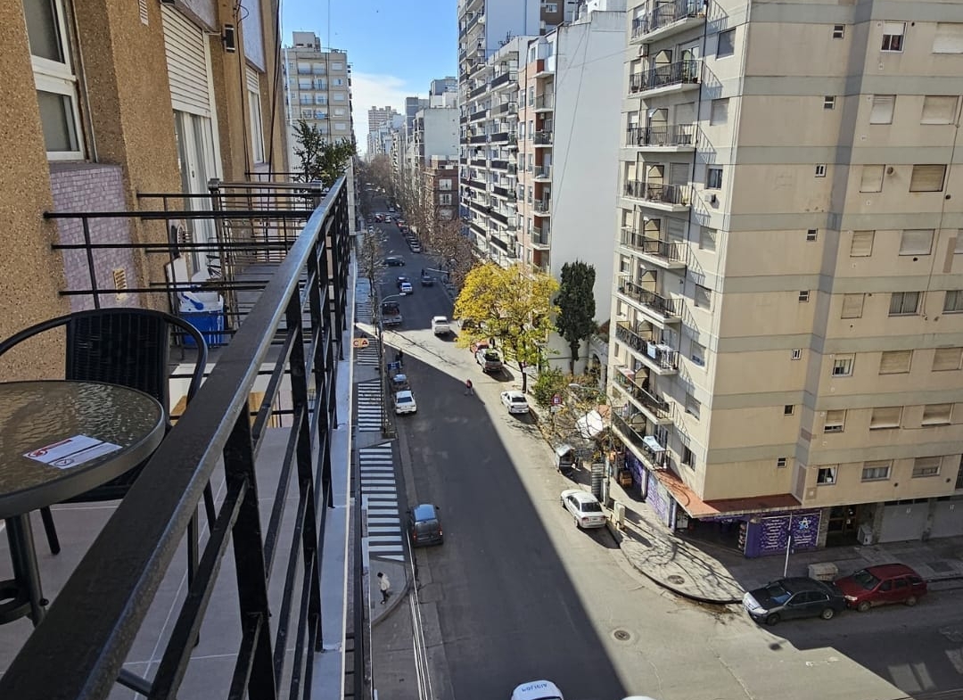 DEPARTAMENTO 3 AMBIENTES CON BALCON EN ZONA PLAZA MITRE