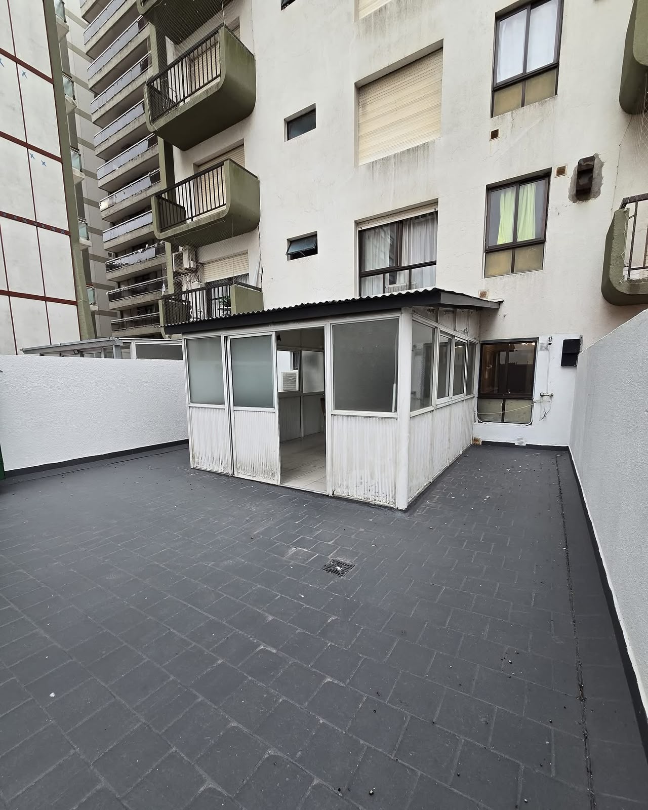 AMBIENTE DIVIDIDO EN 2 CON AMPLIA TERRAZA | MARAL 48 | U$S 67.000