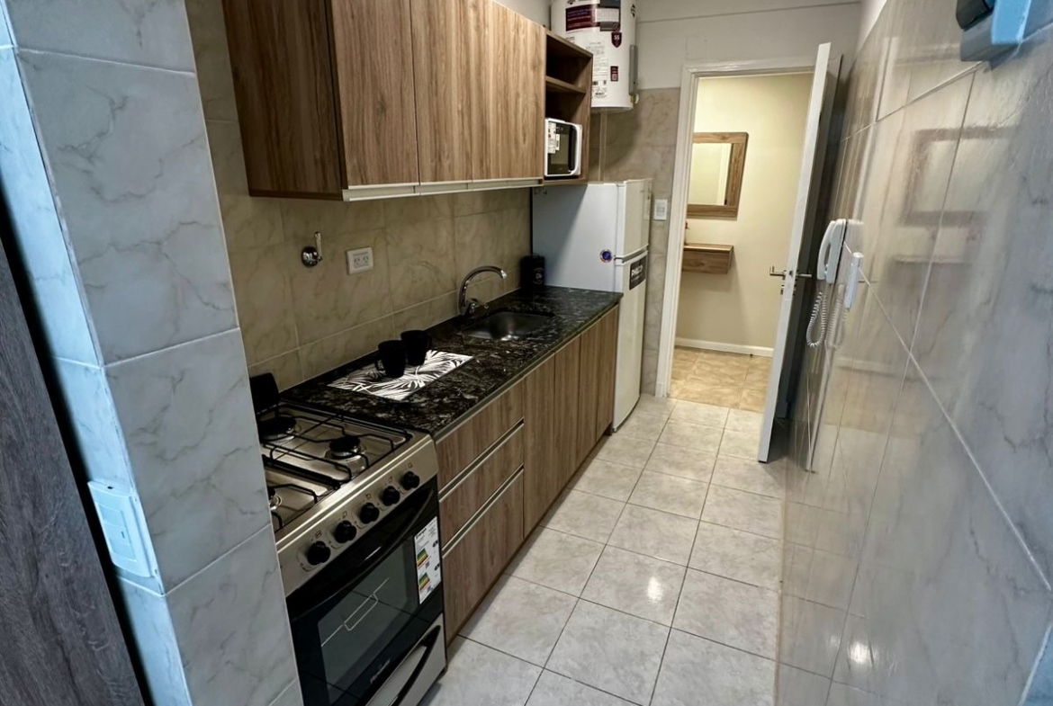DEPARTAMENTO 2 AMBIENTES CON DEPENDENCIA Y BALCÓN – SANTA FE 2100