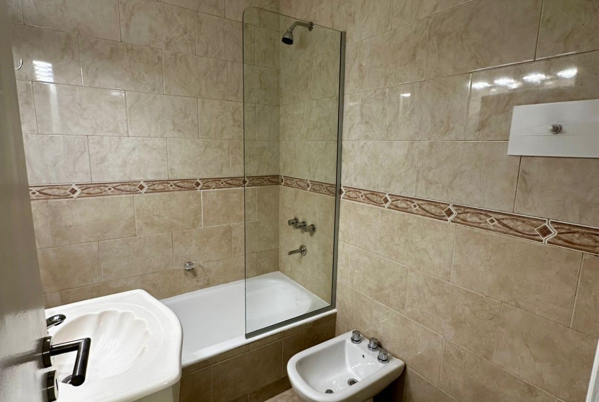DEPARTAMENTO 2 AMBIENTES CON DEPENDENCIA Y BALCÓN – SANTA FE 2100