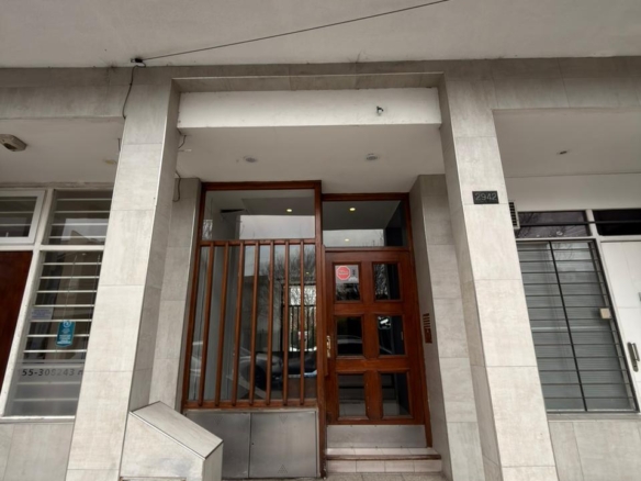 3 AMBIENTES RECICLADO Y AMOBLADO | ARENALES 2942 | U$S 85.000
