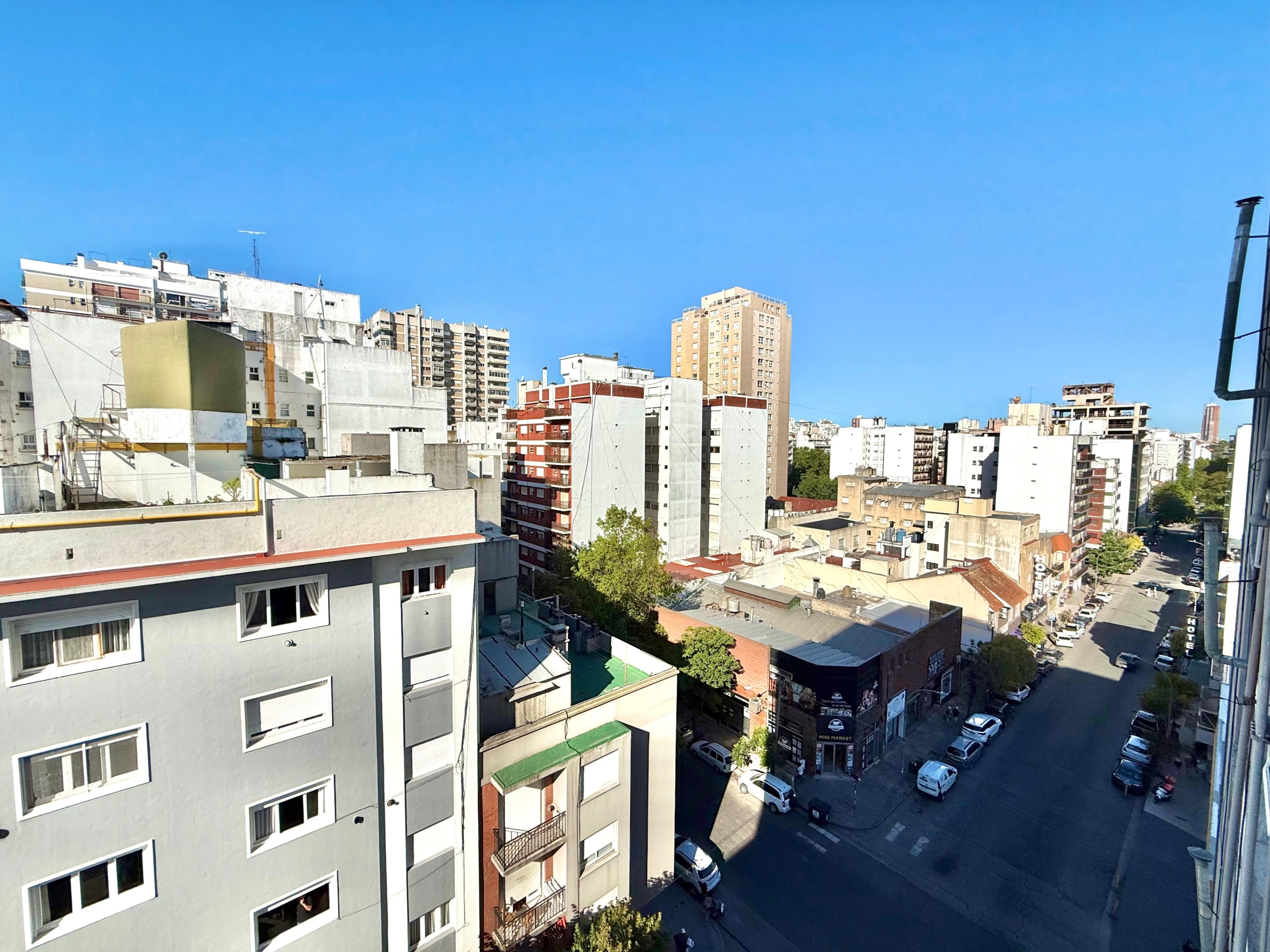 2 AMBIENTES A LA CALLE CON BALCÓN FRANCÉS | PLAZA COLÓN | U$S 83.500