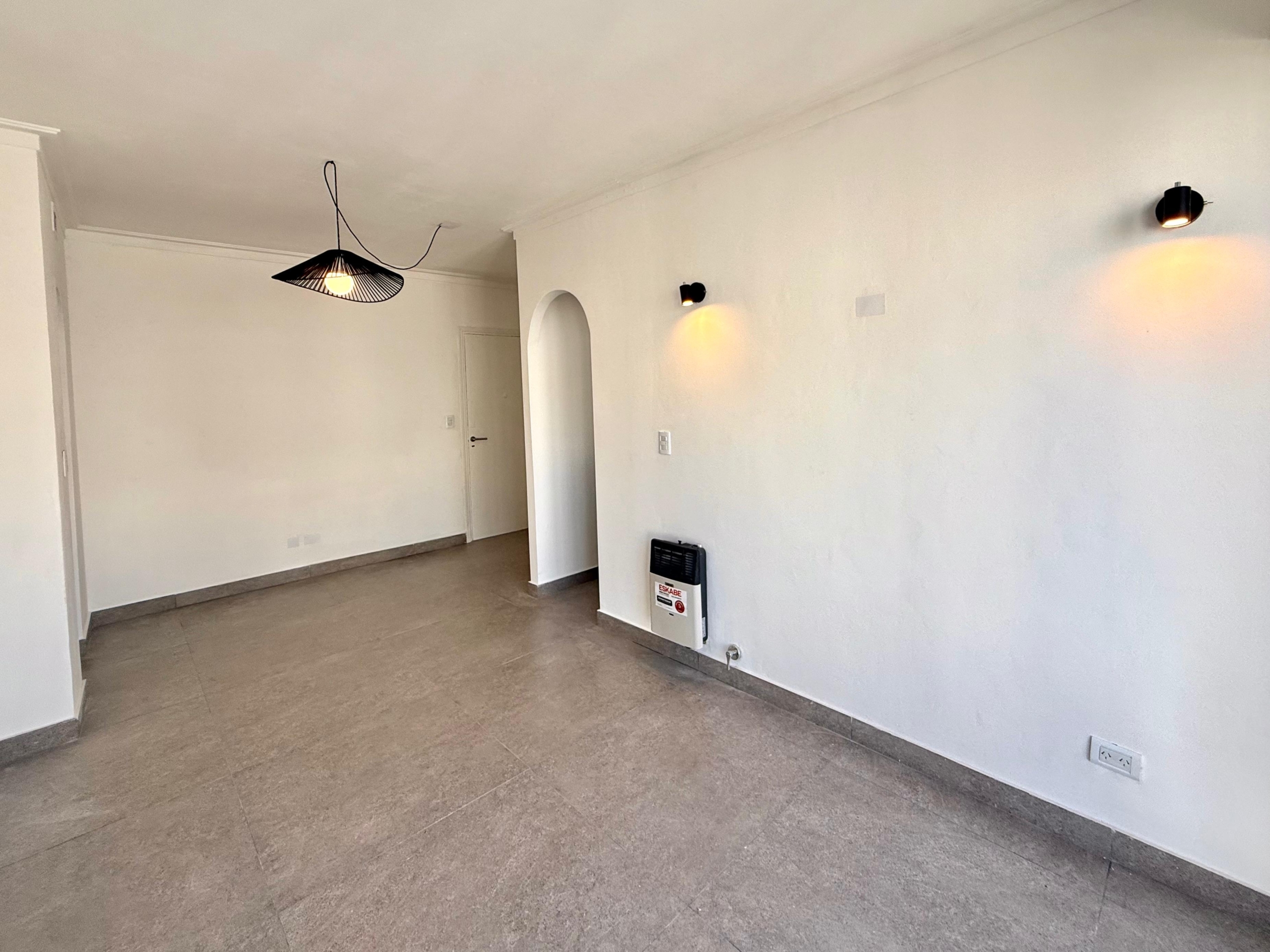 2 AMBIENTES A LA CALLE CON BALCÓN FRANCÉS | PLAZA COLÓN | U$S 83.500