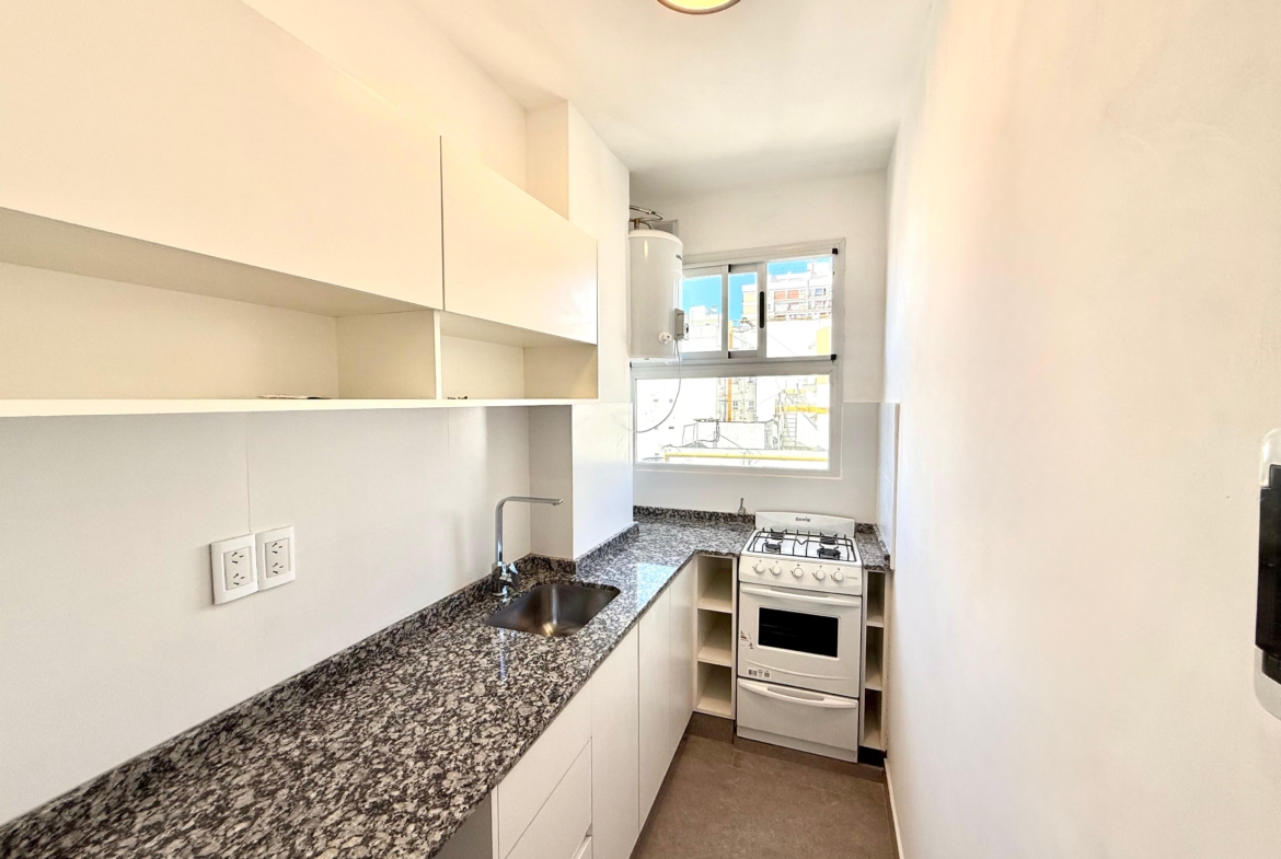 2 AMBIENTES A LA CALLE CON BALCÓN FRANCÉS | PLAZA COLÓN | U$S 83.500