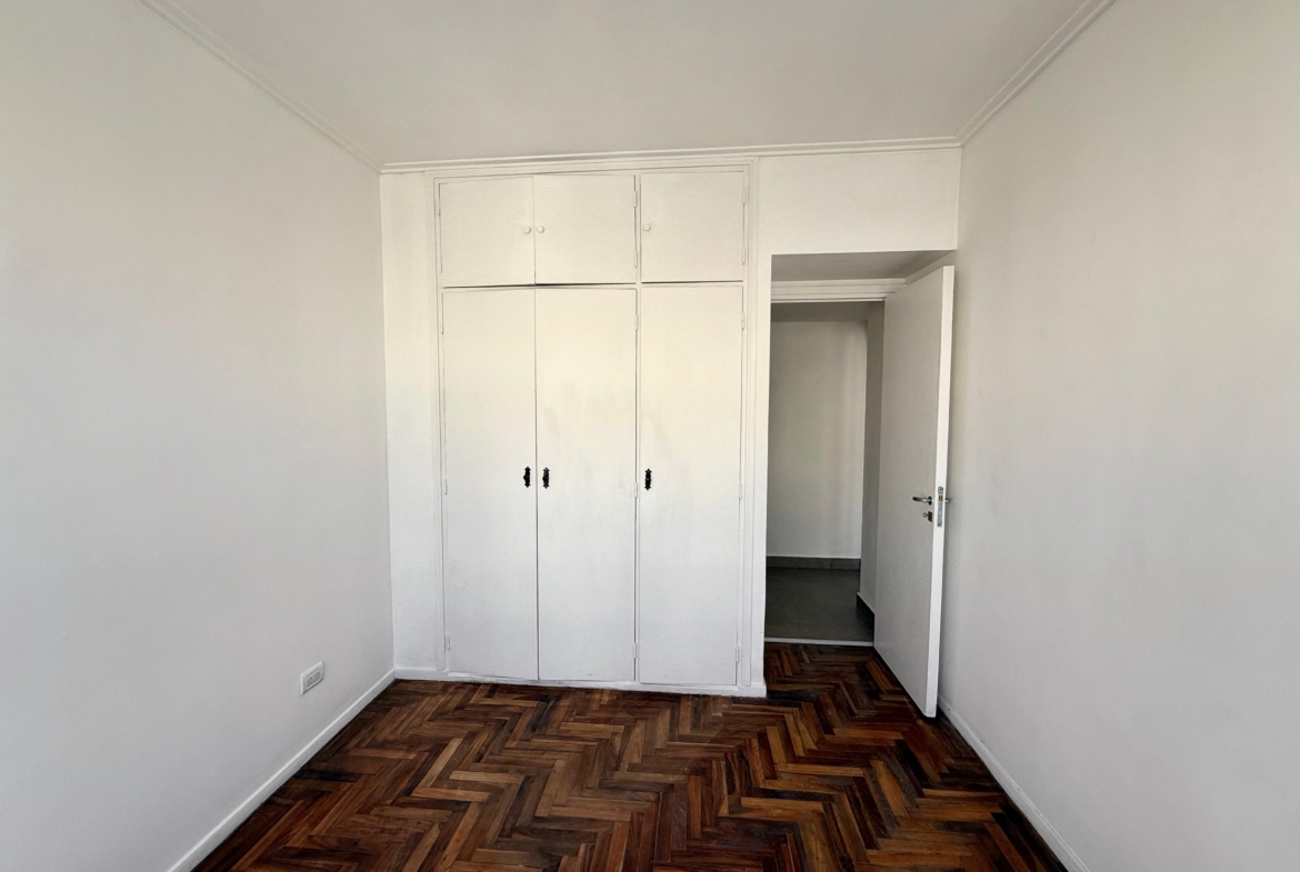 2 AMBIENTES A LA CALLE CON BALCÓN FRANCÉS | PLAZA COLÓN | U$S 83.500