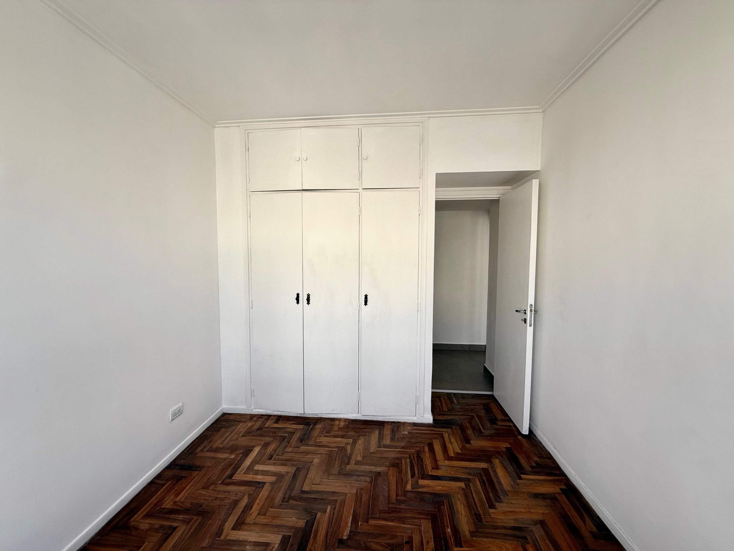 2 AMBIENTES A LA CALLE CON BALCÓN FRANCÉS | PLAZA COLÓN | U$S 83.500