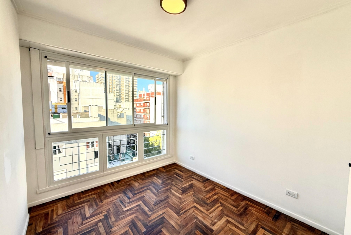 2 AMBIENTES A LA CALLE CON BALCÓN FRANCÉS | PLAZA COLÓN | U$S 83.500