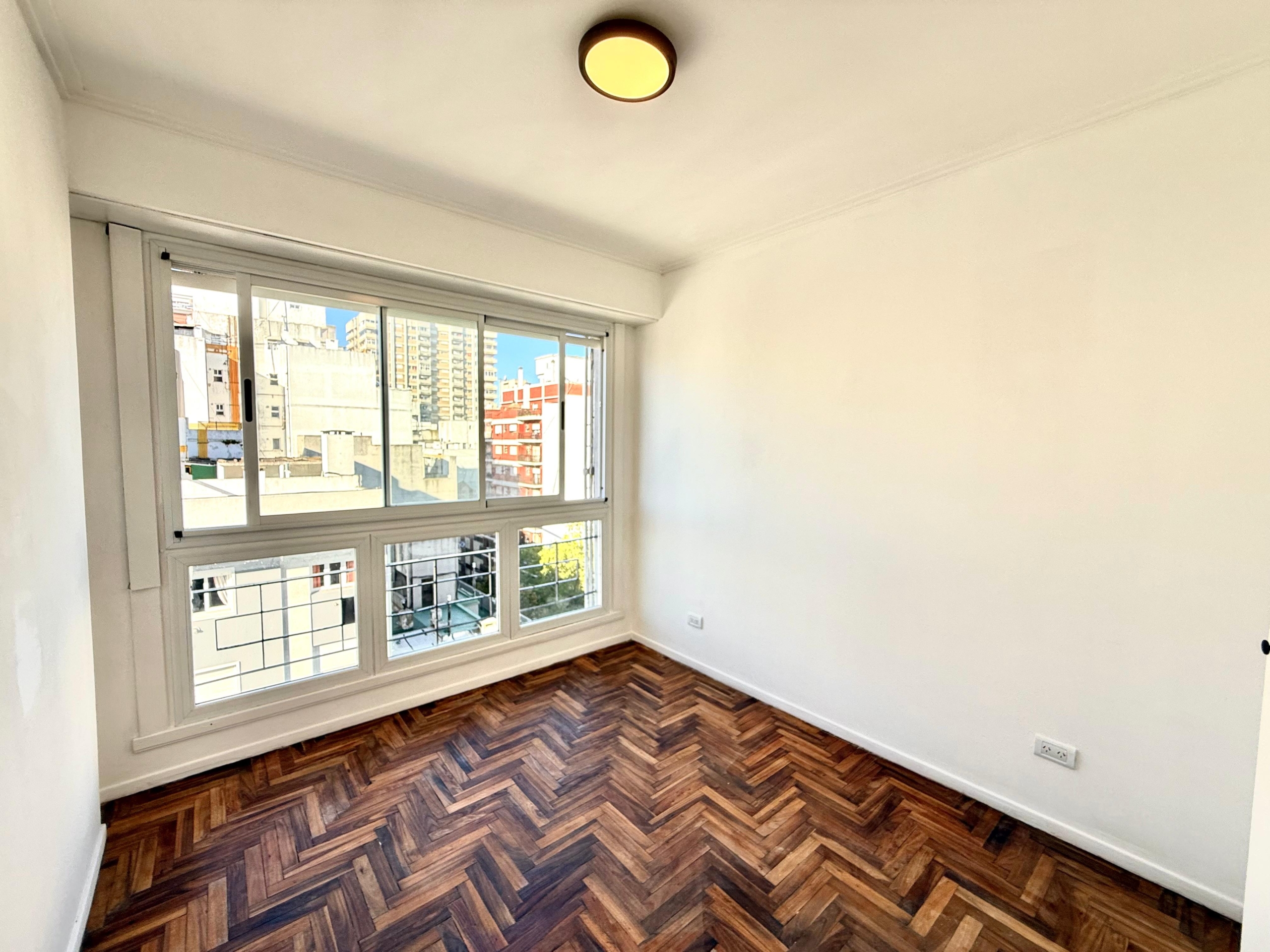 2 AMBIENTES A LA CALLE CON BALCÓN FRANCÉS | PLAZA COLÓN | U$S 83.500