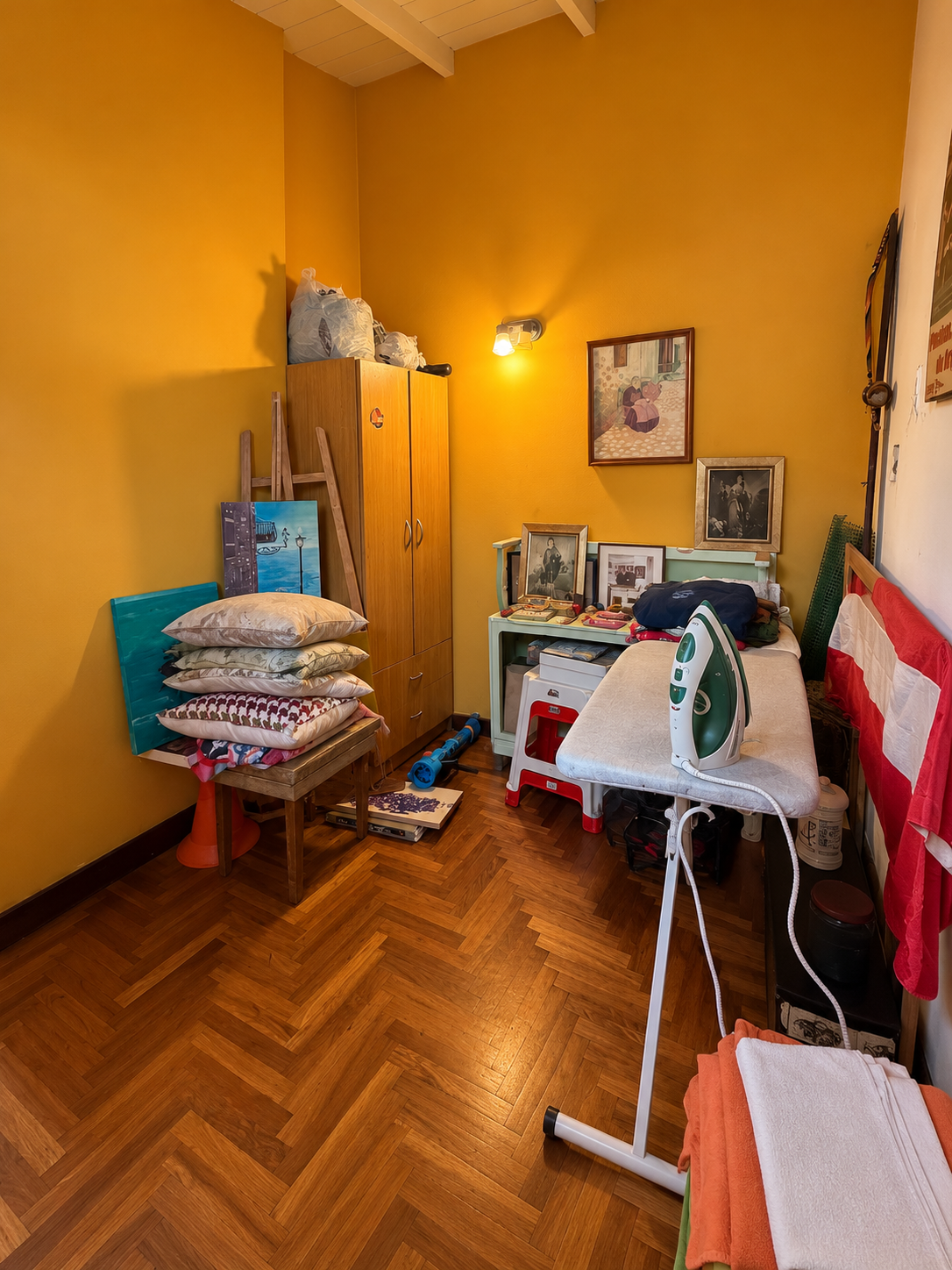 51698369-87B2-43D8-A44D-E37E89CEADCD CASA DE 4 AMBIENTES CON ESCRITORIO, GARAJE Y PATIO