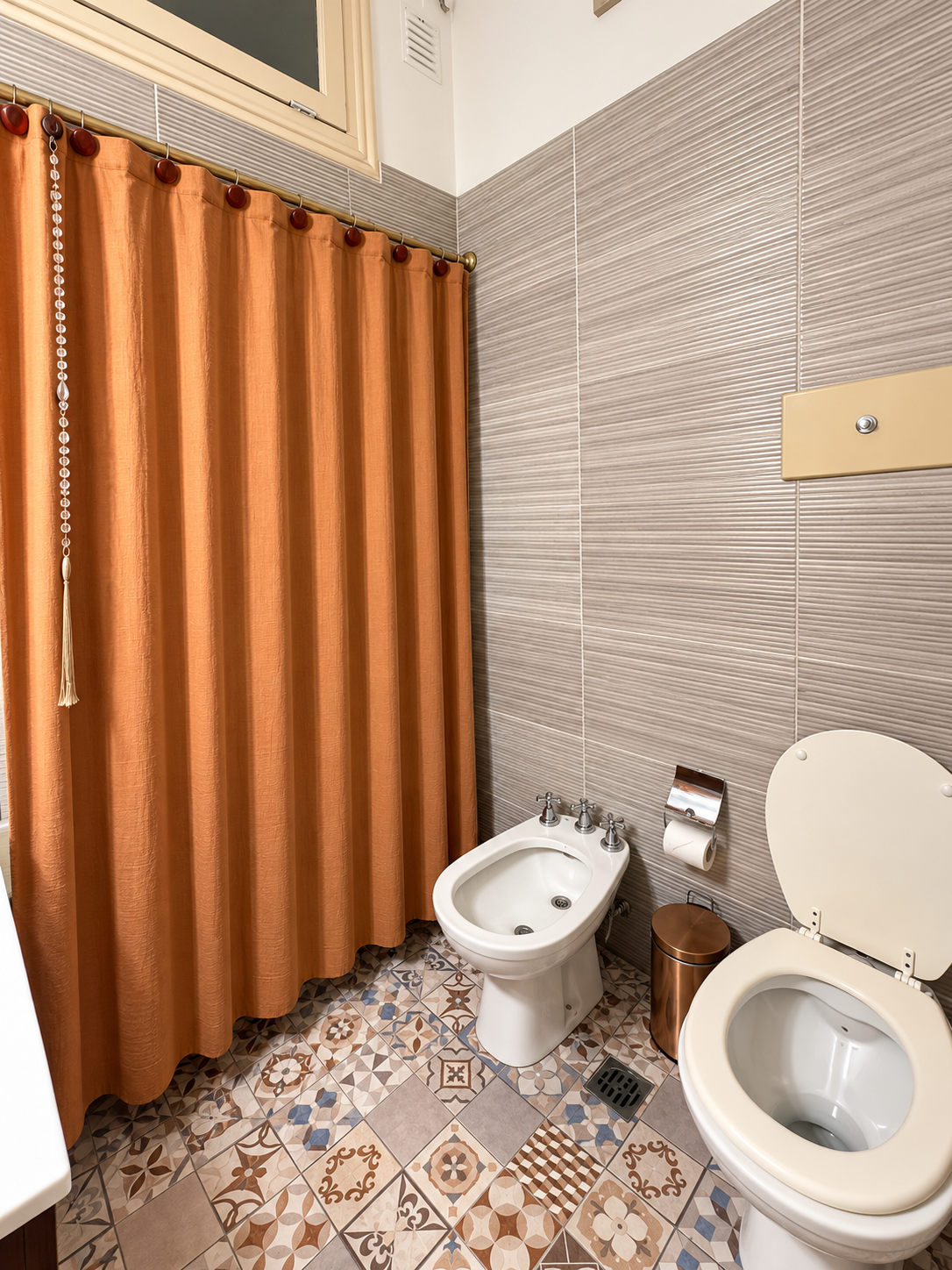 5D576B1E-67DB-424E-833F-D134FF4D3867 CASA DE 4 AMBIENTES CON ESCRITORIO, GARAJE Y PATIO