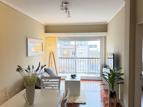DEPARTAMENTO DE 3 AMBIENTES CON BALCÓN – MORENO 2234