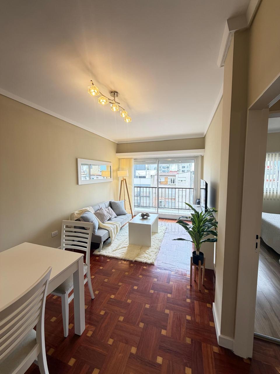 DEPARTAMENTO DE 3 AMBIENTES CON BALCÓN – MORENO 2234