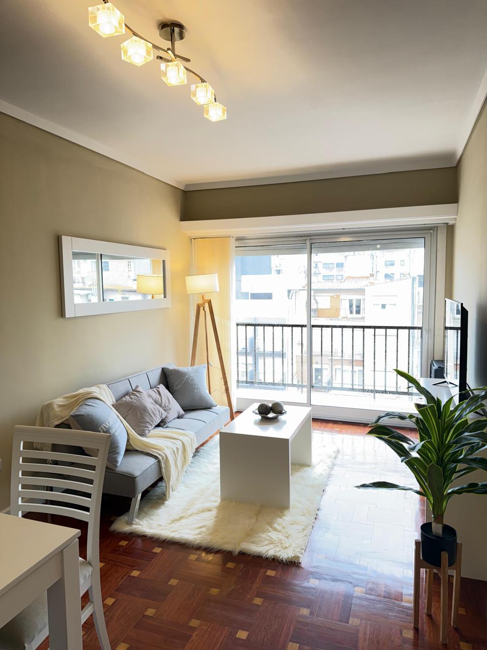 DEPARTAMENTO DE 3 AMBIENTES CON BALCÓN – MORENO 2234