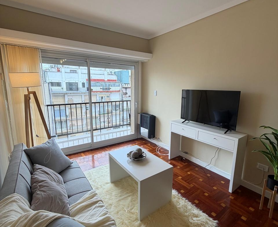 DEPARTAMENTO DE 3 AMBIENTES CON BALCÓN – MORENO 2234