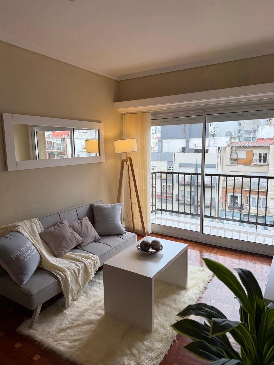 DEPARTAMENTO DE 3 AMBIENTES CON BALCÓN – MORENO 2234