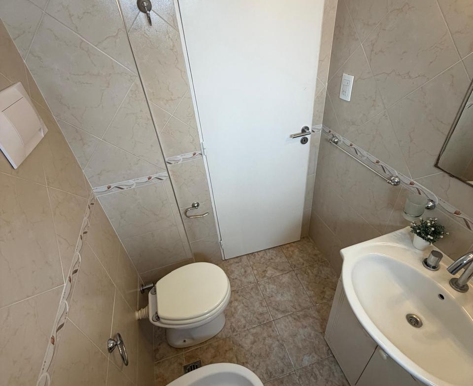 DEPARTAMENTO DE 3 AMBIENTES CON BALCÓN – MORENO 2234