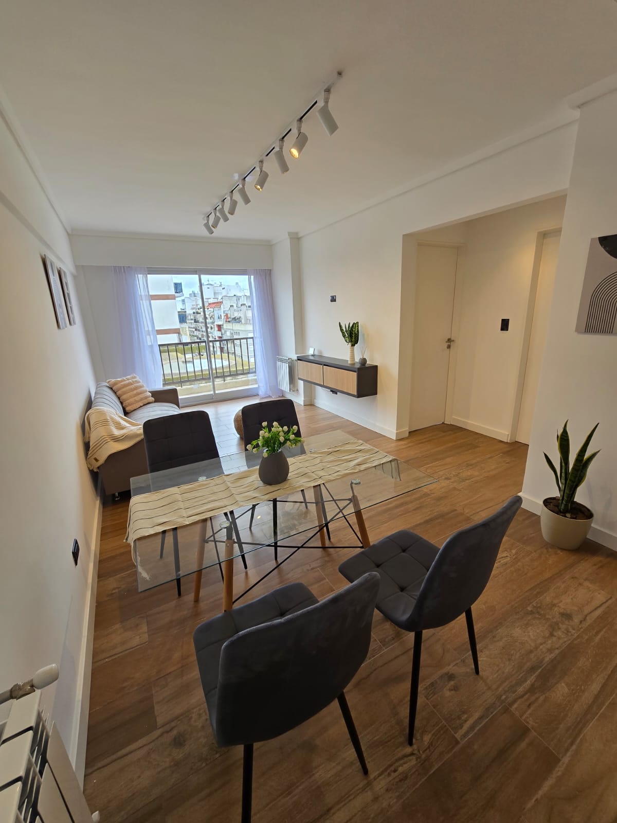 WhatsApp Image 2026-10-19 at 12.58.51 (1) DEPARTAMENTO DE 2 AMBIENTES CON DOBLE BALCÓN – TORRE ANSER – CORRIENTES 2432