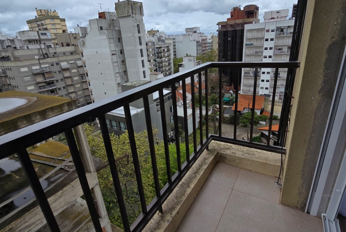 DEPARTAMENTO DE 2 AMBIENTES CON DOBLE BALCÓN – TORRE ANSER – CORRIENTES 2432