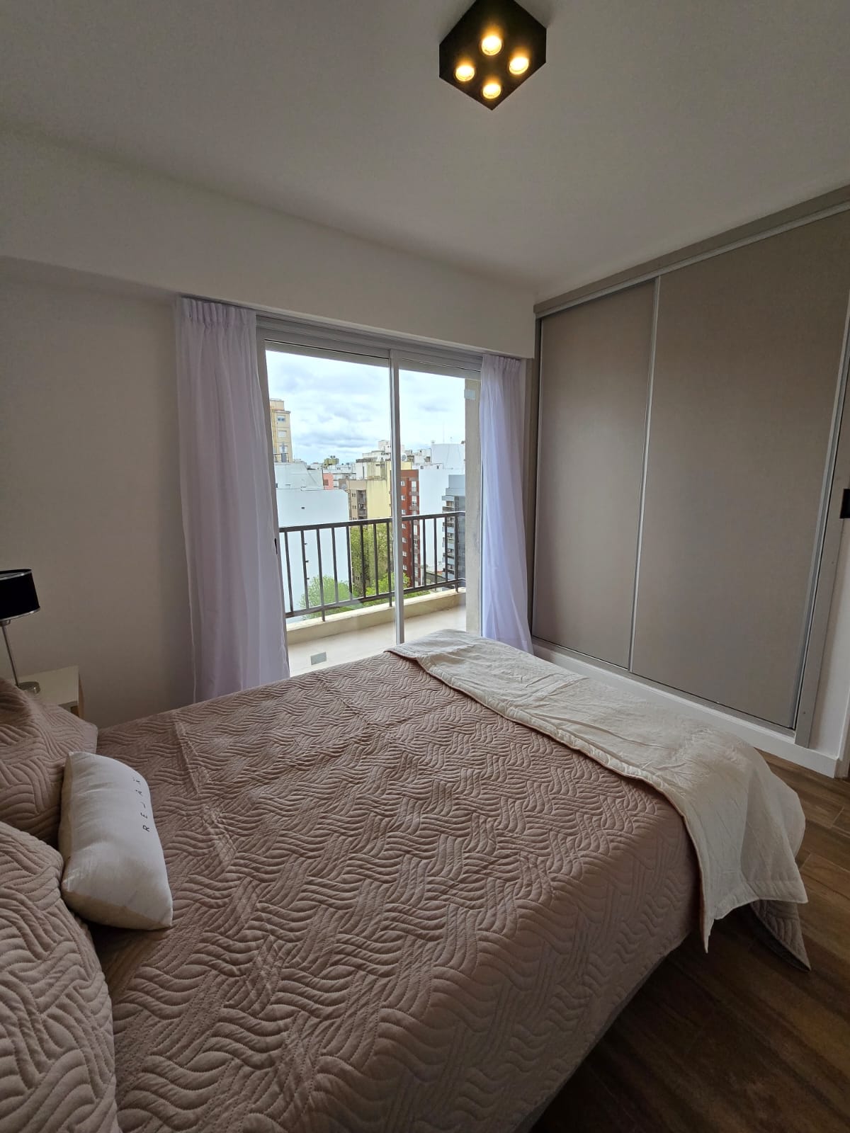 WhatsApp Image 2026-10-19 at 12.58.53 (3) DEPARTAMENTO DE 2 AMBIENTES CON DOBLE BALCÓN – TORRE ANSER – CORRIENTES 2432