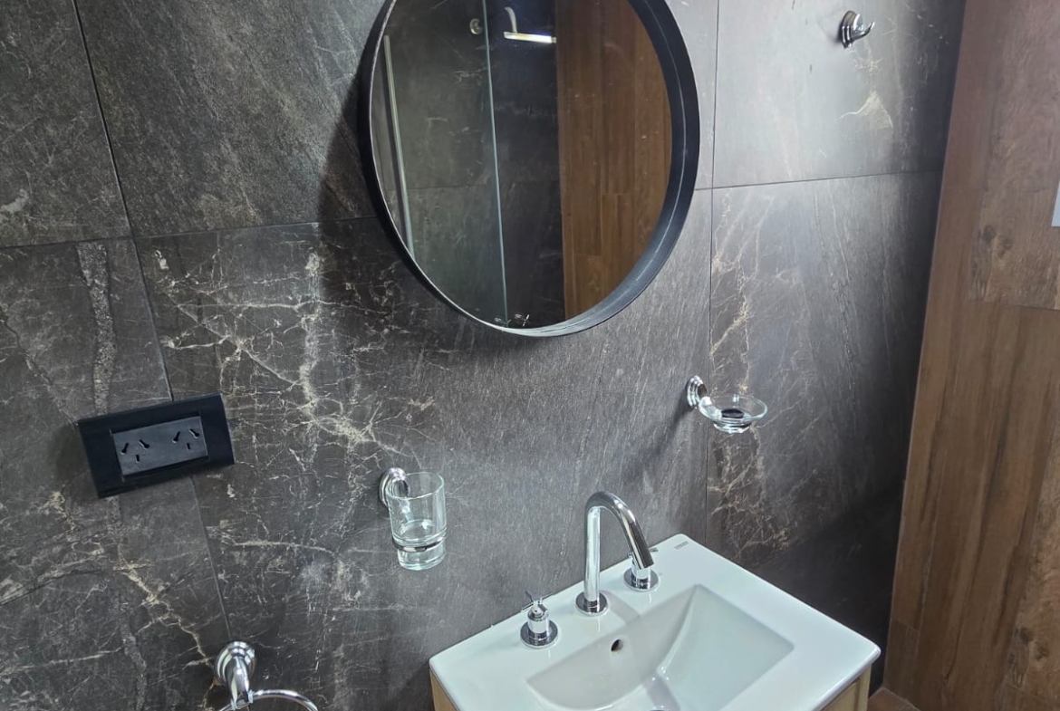 DEPARTAMENTO DE 2 AMBIENTES CON DOBLE BALCÓN – TORRE ANSER – CORRIENTES 2432